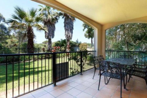 Aquarius Apartment 3 - SA Accommodation 4