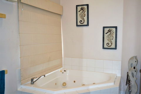 Osprey Holiday Village Unit 213 / 1 Bedroom - SA Accommodation 6