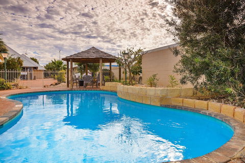 Osprey Holiday Village Unit 213 / 1 Bedroom - SA Accommodation 4