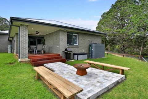 Rockwall Pet Friendly Fire Pit - SA Accommodation 5