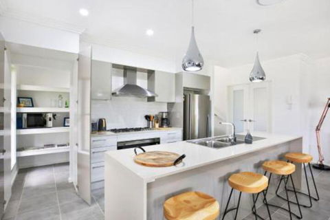 Rockwall Pet Friendly Fire Pit - SA Accommodation 6