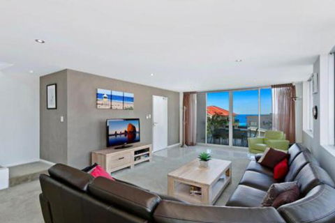 Catalina Luxury 9 - SA Accommodation 2