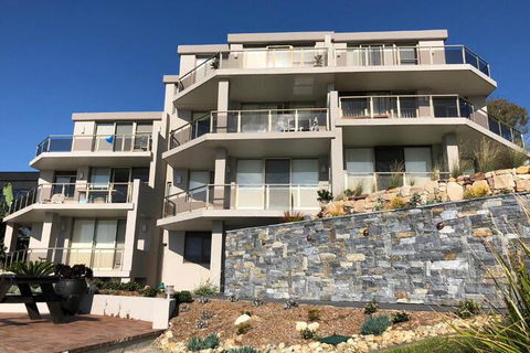 Toowoon Bay Beachfront Apartment - SA Accommodation 2