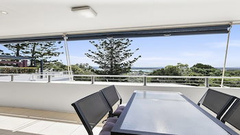 A Stylish Apartment With Noosa Views! Unit 6 Yaringa 29 Noosa Drive - SA Accommodation 5