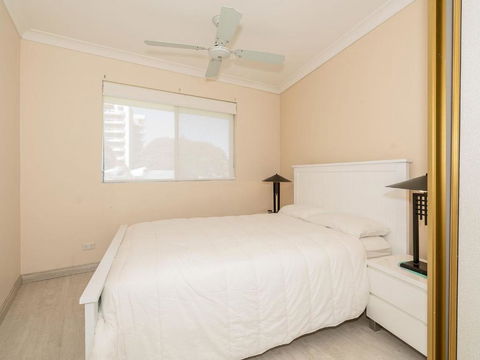Lakeshore Apartments Unit 5 - SA Accommodation 6