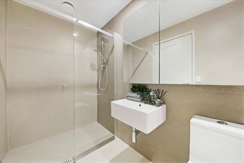 A Homely CBD Apt On Collins Near Southern Cross - SA Accommodation 0