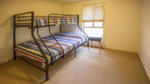 Atlantis On Lake Conjola Sandra St. 1 Lake Conjola - SA Accommodation 4