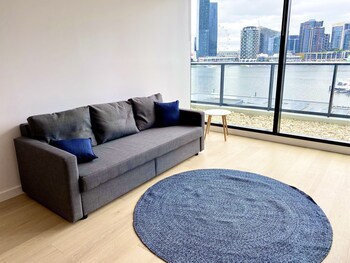 JC Waterfront Apartments Collins Wharf - SA Accommodation 6