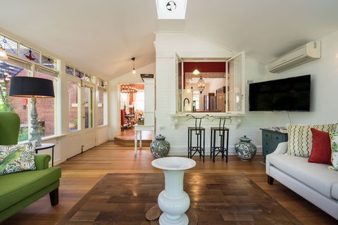The Eaglehawk Country House Hotel Maldon - SA Accommodation 5