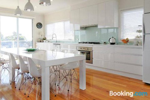 Allure - SA Accommodation 7