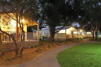 Kendalls On The Beach Holiday Park - SA Accommodation 1