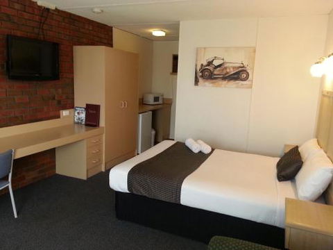Big Valley Lakeside Paradise Motor Inn - SA Accommodation 1