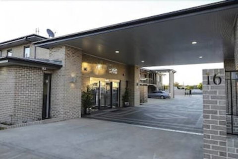 Aastro Dish Motor Inn - SA Accommodation 1