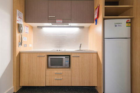 RMIT Village House - SA Accommodation 3