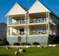 Lakeside Suites 1 - SA Accommodation