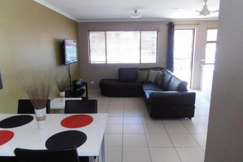 Beachside Court Holiday Apartments - SA Accommodation 5