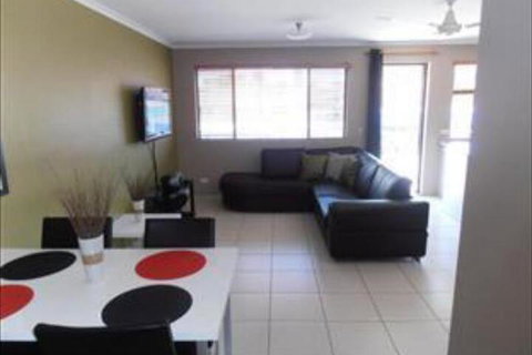 Beachside Court Holiday Apartments - SA Accommodation 3