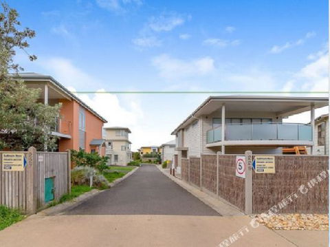 Fabulous Townhouse At The Famous Smiths Beach - SA Accommodation 4