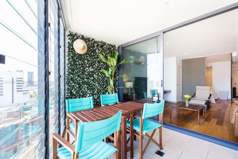 RIVER, 1BDR Melbourne Apartment - SA Accommodation 6