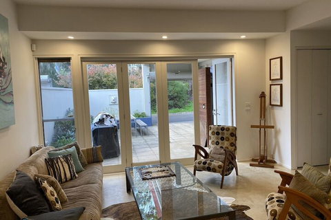 315 West St. Kilda 3 Bedroom House - SA Accommodation 3