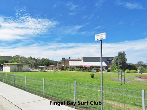 Barefoot 7 / 44 Marine Drive Fabulous Fingal Bay - SA Accommodation 1