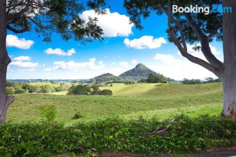 Sunrise At Sanquar Noosa Hinterland - SA Accommodation 3