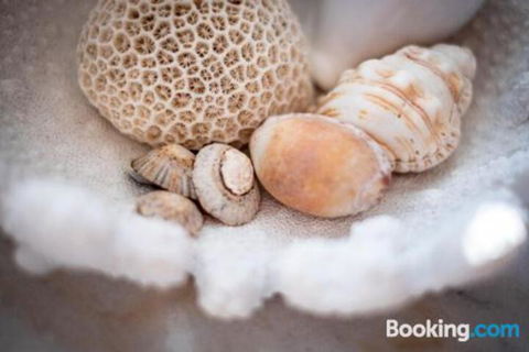 Beauty On Booker Bay - SA Accommodation 2