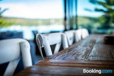 Beauty On Booker Bay - SA Accommodation 3