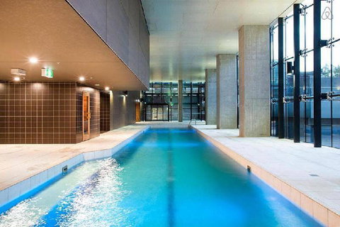 A Stylish 2BR CBD Apt With Beautiful City Views - SA Accommodation 6