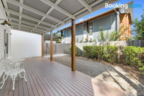 Mudjimba Island Beach House - SA Accommodation 5