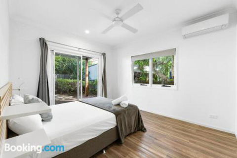 Mudjimba Island Beach House - SA Accommodation 4