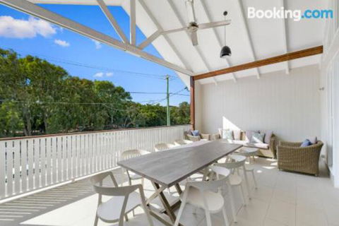 Mudjimba Island Beach House - SA Accommodation 6