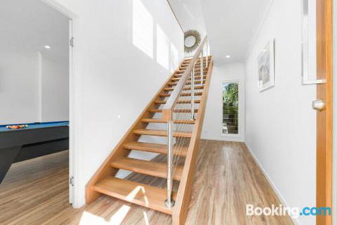 Mudjimba Island Beach House - SA Accommodation 2