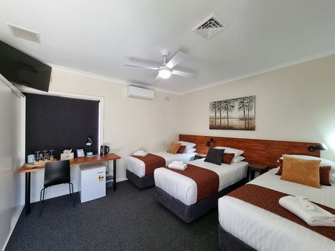 Black Sheep Motel Goulburn - SA Accommodation 6