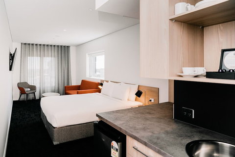 Tom's Court Hotel - SA Accommodation 6