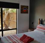Red Ochre  Large 1BR with Private Courtyard - SA Accommodation