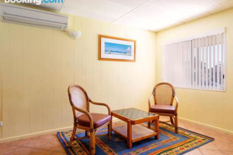 Perrumba Street Cottage - SA Accommodation 3