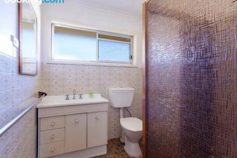 Perrumba Street Cottage - SA Accommodation 2