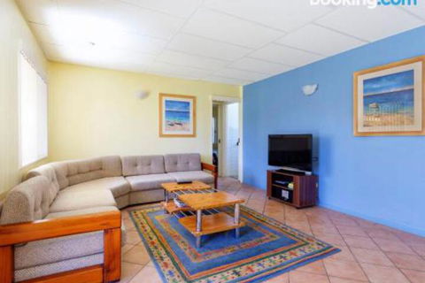 Perrumba Street Cottage - SA Accommodation 6