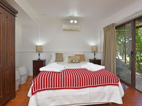 Olive Grove Studio 1 - SA Accommodation 4