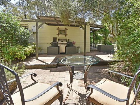 Olive Grove Studio 1 - SA Accommodation 2