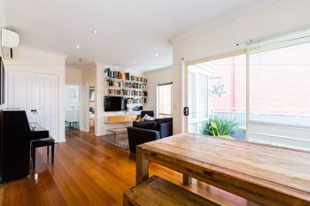 KIM 2BDR West Melbourne Apartment - SA Accommodation 5