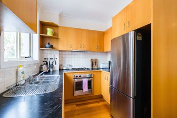 KIM 2BDR West Melbourne Apartment - SA Accommodation 4