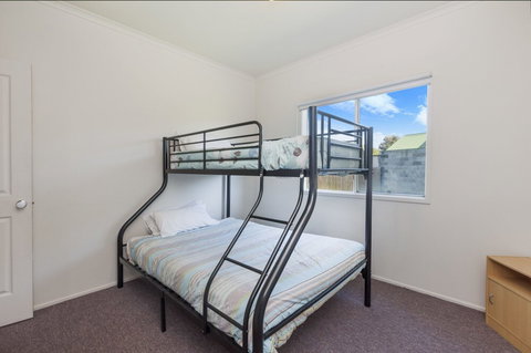 Julieanne - SA Accommodation 2