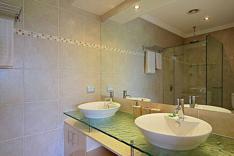 A Perfect Stay - 3 James Cook Apartments - SA Accommodation 4