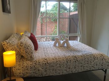 Australian Home Away Doncaster Elgar 2 - SA Accommodation 1