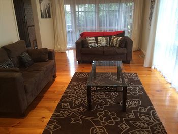 Australian Home Away Doncaster Elgar 2 - SA Accommodation 4