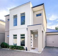 Modern Seaside Sanctuary - SA Accommodation