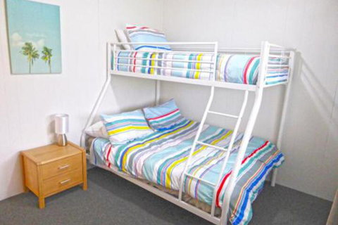 The Relax Shack At Culburra Beach Sleeps 7 - SA Accommodation 4