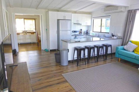 The Relax Shack At Culburra Beach Sleeps 7 - SA Accommodation 7